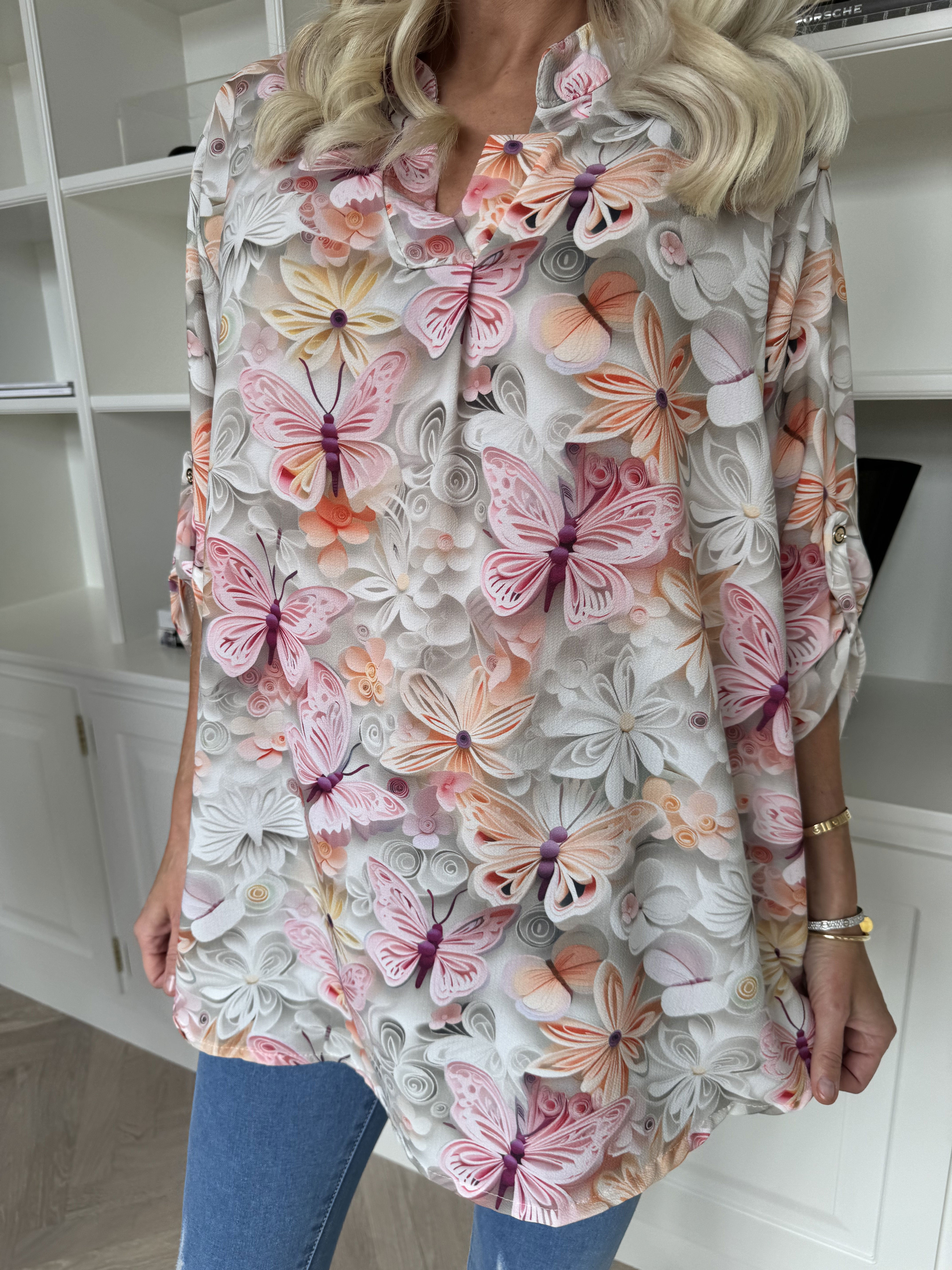 Vanesa Butterfly - Sød tunika i viskose med sommerfugleprint